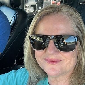 Meet your Posher, Renee